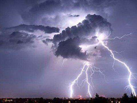 Ermənistanda 3 qadını ildırım VURDU