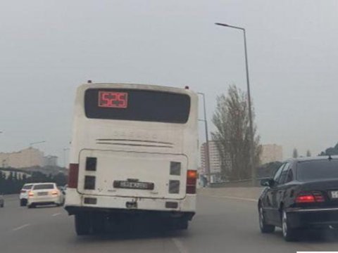 58 yaşlı qadın avtobusun altında qalıb öldü