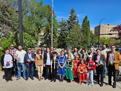 Kanadada Müstəqillik Günü Azərbaycan bayrağı qaldırıldı - FOTO
