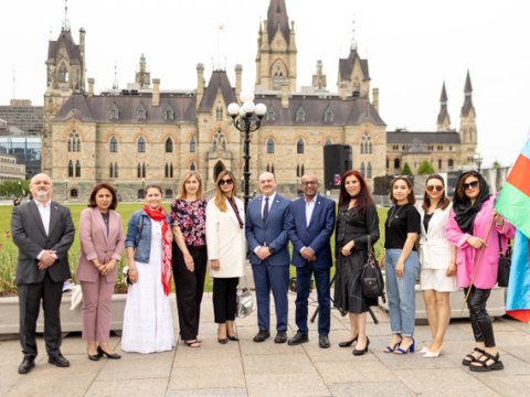 Kanada parlamentinin önündə Azərbaycan bayrağı qaldırılıb - FOTO