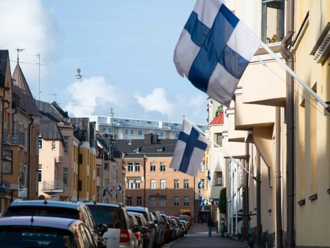 Finlandiya əhalisinin 52 faizi Ukraynaya qoşun yollamaq tərəfdarıdır - SORĞU