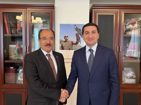 Hikmət Hacıyev Türkiyənin Azərbaycandakı səfiri ilə görüşüb