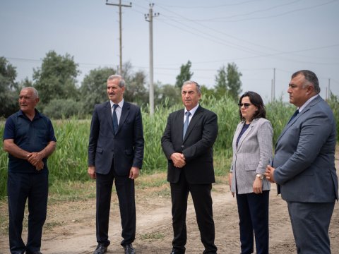 İlhamə Qədimova Salyanda fermerlərlə görüşüb - FOTO
