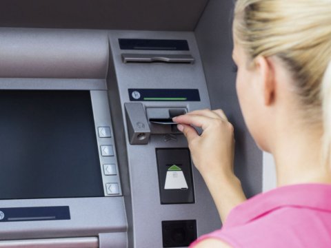 Baş nazirdən maaşlarla bağlı QƏRAR