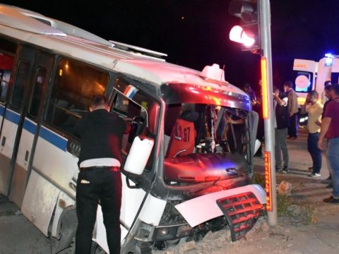 Türkiyədə avtobus qəzası - 22 nəfər yaralandı