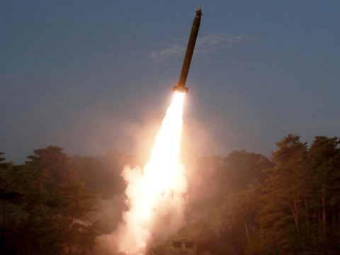 Şimali Koreya 10-a yaxın ballistik raket buraxdı