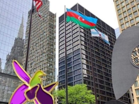 Çikaqonun mərkəzində Azərbaycan bayrağı qaldırılıb