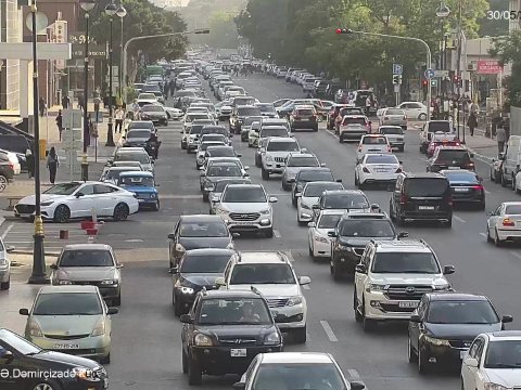 18 yolda tıxac var 