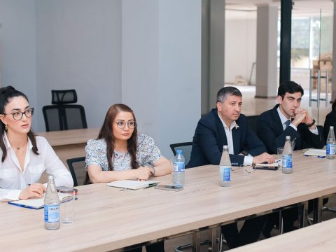 İctimai Şuranın yeni tərkibdə ilk iclası