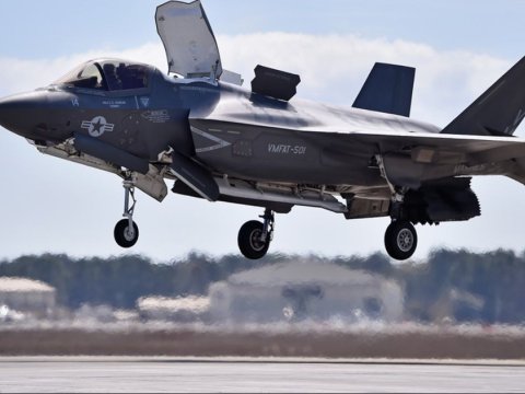 F-35 qırıcıları qəza enişi etdi