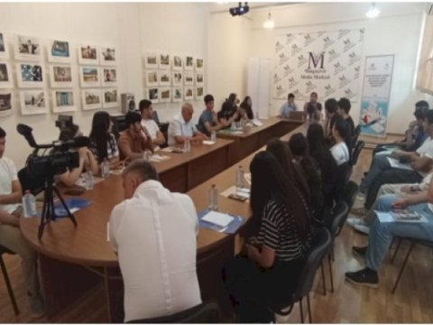 Əmək münasibətlərində şəffaflığı necə təmin etməli?