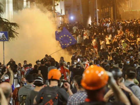 Qalmaqallı qanun qüvvəyə mindi - \