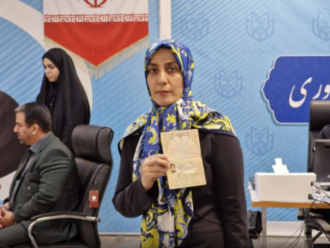 İranda prezident olmaq istəyənlərin sayı 37-yə çatdı: 2-si QADINDIR