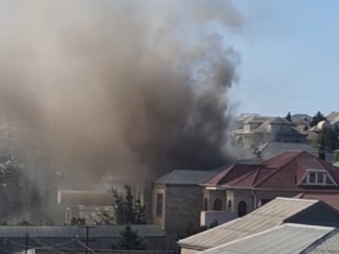 Masazırda ev yanır