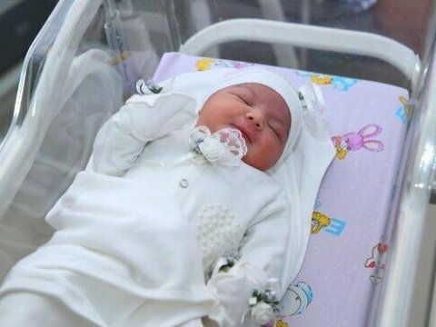 1 yaşlı körpə beşikdə boğularaq ölüb