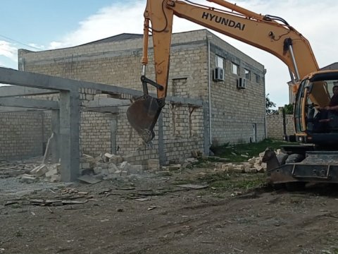 İmişli və Göygöldə sənədsiz tikililər söküldü - VİDEO