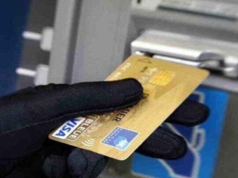 Daha bir nəfərin bank kartından pul oğurlandı - 10800 manat