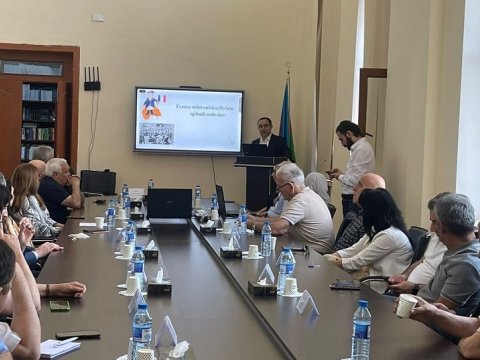 Bakıda Fransa müstəmləkəçiliyinin iqtisadi nəticələri müzakirə olundu