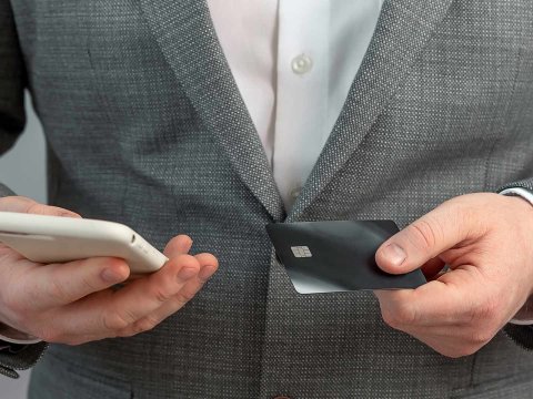 Daha bir nəfərin bank kartından iri məbləğ OĞURLANDI