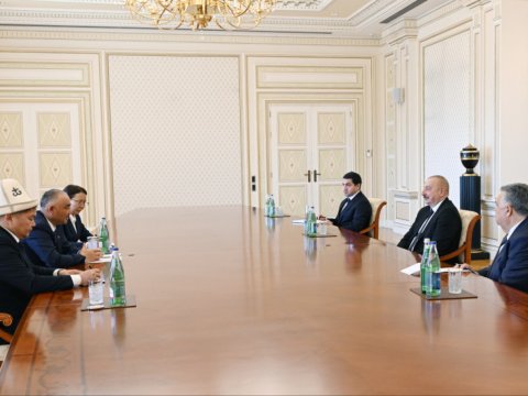 İlham Əliyev Qırğızıstan parlamentinin spikerini qəbul edib