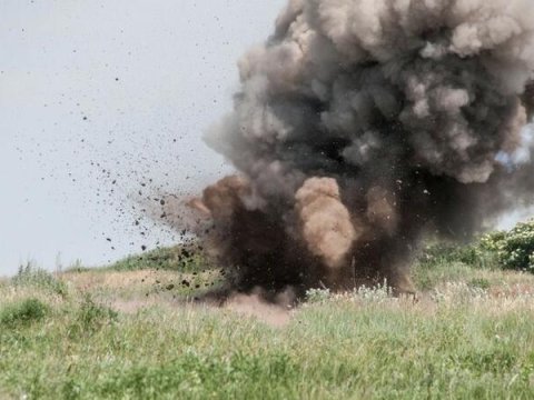 Erməni əsgər Azərbaycanla sərhəddə minaya düşdü