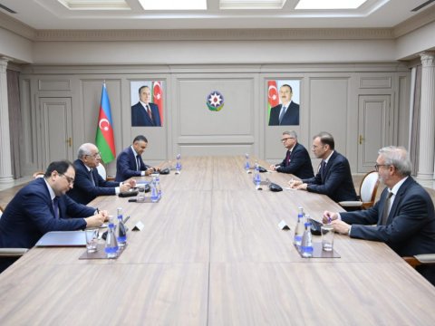 Əli Əsədov “Knauf” Şirkətlər Qrupunun nümayəndə heyəti ilə görüşüb