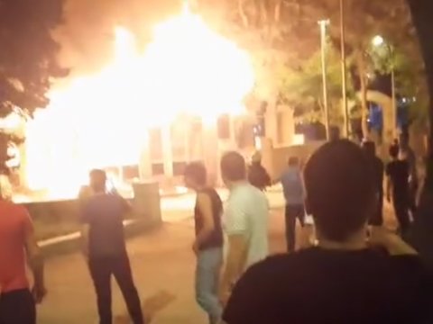 Bakıda kafe yanır - VİDEO