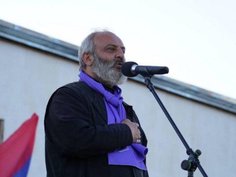 Qiyamçı keşiş Paşinyana hansı sürprizi hazırlayıb?