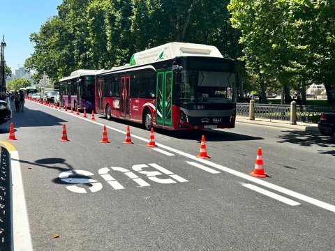 Bakının mərkəzi küçələrində avtobus zolaqları çəkilir