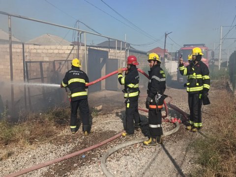 Sumqayıtda yanğın olub