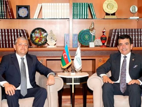 Prezidentin nümayəndəsi baş direktorla görüşdü 