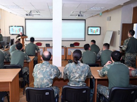 NATO-nun təlim qrupu Hərbi Polis İdarəsində təlim keçirib