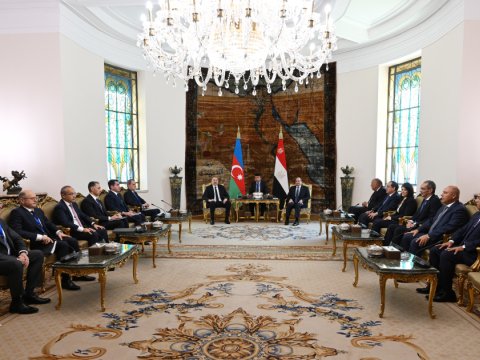 Azərbaycan və Misir prezidentlərinin geniş tərkibdə görüşü keçirilib