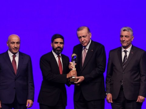 Ərdoğan Rövşən Nəcəfə mükafat təqdim etdi - FOTO 