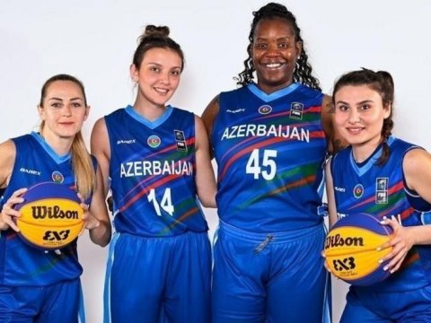 Millimiz qrup lideri kimi yarımfinalda