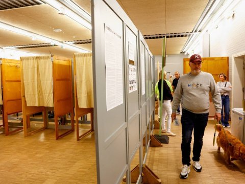 Avropada seçkilər: Makron üçün ağır məğlubiyyət