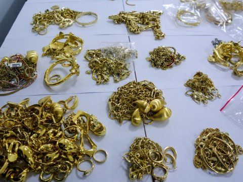 18 kiloqramdan artıq qızılın gömrükdən qanunsuz keçirilməsinin qarşısı alındı
