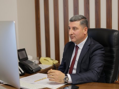 Erməni nazirin anasına tikdirdiyi malikanənin xərcini kim çəkir?