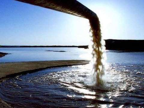Xəzərin sahilində 2 iaşə obyekti çirkab sularını dənizə axıdıb
