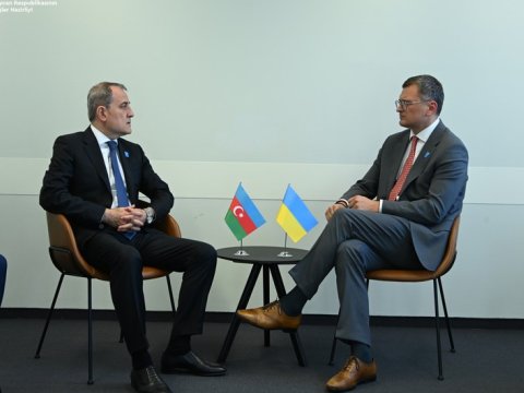 Ceyhun Bayramov ukraynalı həmkarı ilə görüşdü 