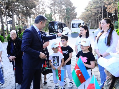 Naftalanlı Şəhid və qazi ailələri Şuşaya səfər ediblər - FOTO