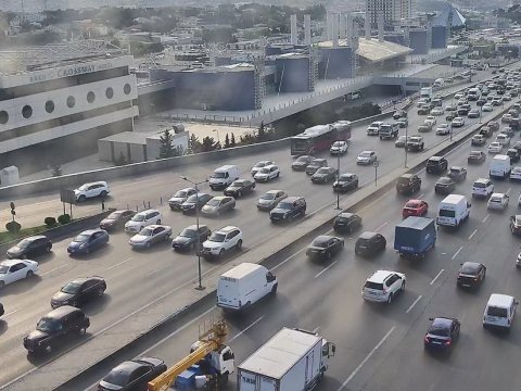 Bakının bir sıra yollarında tıxac var 