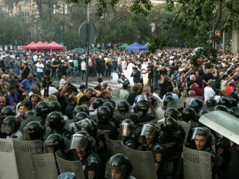 Ermənistanda hökumət binası qarşısında etiraz aksiyası keçiriləcək