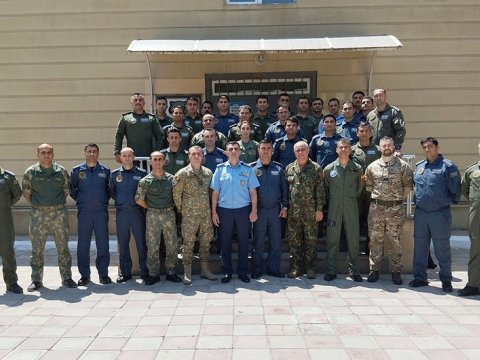 NATO-nun əməkdaşları HHQ-nin hərbçilərinə kurs keçir - FOTO