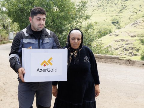 Daşkəsəndə aztəminatlı ailələrə bayram sovqatları təqdim edilib - FOTO