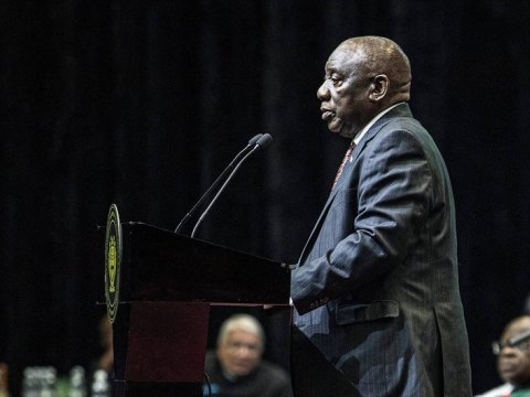 CAR Prezidenti and içəcək