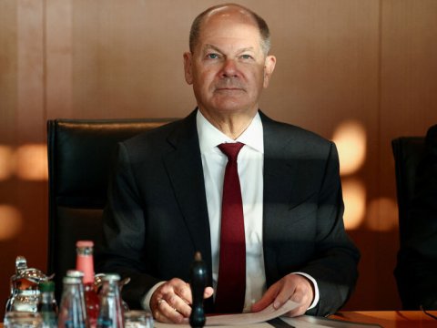 Şolts Bürgenştok konfransını TƏRK ETDİ