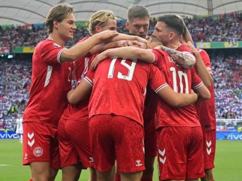 Sloveniya və Danimarka heç-heçə etdi 