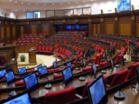 Erməni deputatlar iclasa toplaşa bilmədi