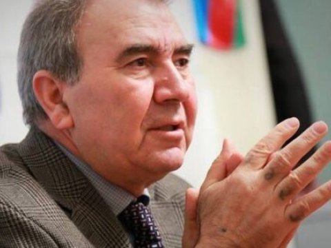 Cəmil Həsənlinin “sınıq arabası”